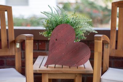 Barnwood USA Rustic Farmhouse 24 in. Rustic Red Reclaimed Wooden Heart