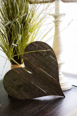 Barnwood USA Rustic Farmhouse Reclaimed Wooden Heart, 8 in., Weathered Gray