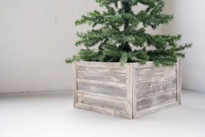 Barnwood USA Rustic Farmhouse 22.5 x 14.5in. White Wash Reclaimed Wooden Christmas Tree Box Collar