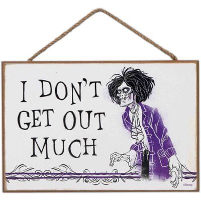 Open Road Brands Hocus Pocus I Don't Get Out Much Billy Butcherson Hanging Wood Wall Decor
