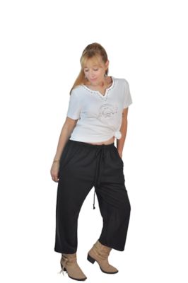 Image showing  Women's Relaxed Fit Pull-On Elastic Waistband Knit Capri Pants