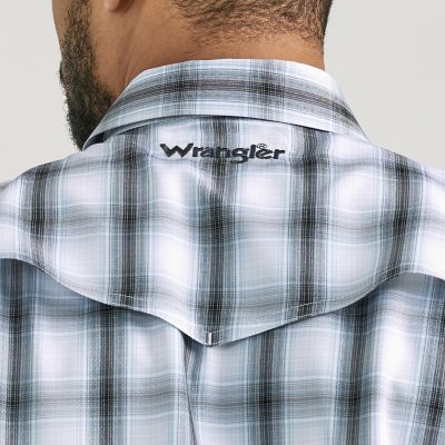 Image showing 3 th Wrangler Men's Performance Long-Sleeve Snap-Front Shirt