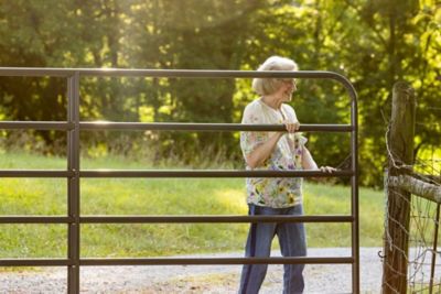 Image showing  16 ft. 1-5/8 in. Utility Round Corner Gate, 40130165