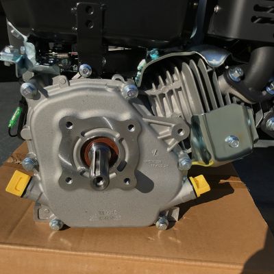 Image showing  7 HP Command Pro Engine 3/4 in. Crankshaft, Recoil Start