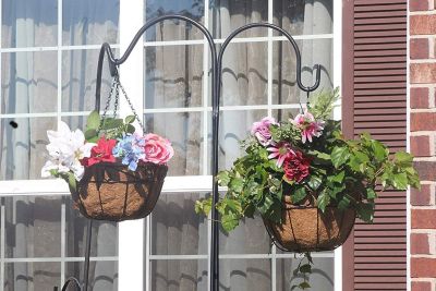 Image showing  Planter Basket Metal Hanging with Coco Coir Liner Round Wire Plant Holder Chain Porch Decor Flower Pots (2).
