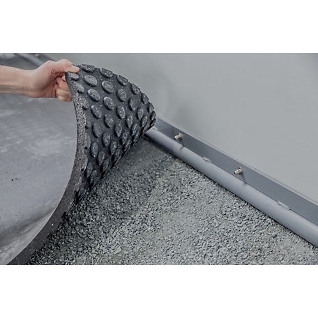 Rubber mat with round holes 165 x 110 cm - Stable equipment