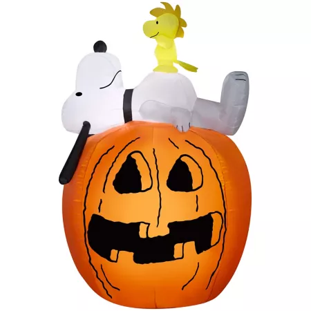 GemmyAirblown Snoopy and Woodstock on Pumpkin Halloween Inflatables