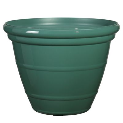 Red Shed 33.66 lb. Plastic Planter, 16 in.