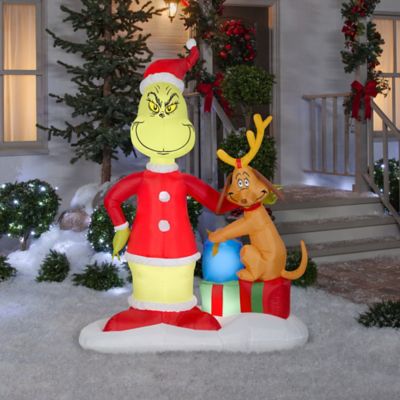 Image showing  Airblown Grinch and Max with Presents, Large Scene, Dr. Seuss