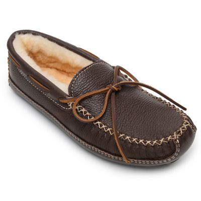 Minnetonka Men's Sheepskin Moose Slipper