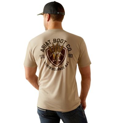 Men's Wheat Sheild Short Sleeve Graphic T-Shirt, 10051385
