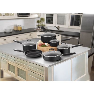 Image showing  Advantage Non-Stick Aluminum 11-piece Cookware Set in Black