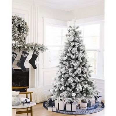 LuxenHome6 ft. Artificial Flocked Full Pine Christmas Tree with Pine Cones