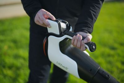 Image showing  U20 130 MPH/560 CFM 20V Cordless Handheld Leaf Blower, Battery and Charger Included