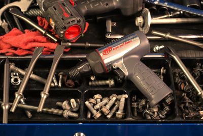 Image showing  Long Barrel Air Hammer 5 pc. Chisel Set, Vibration Reduced, 2530 BPM, 3-1/2 in. Stroke, Round Shank