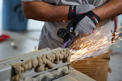 Image showing  Air Belt Sander, 1/2 in. x 18 in. 20,000 RPM, 4700 SFPM, 0.6 Horsepower, 360-418