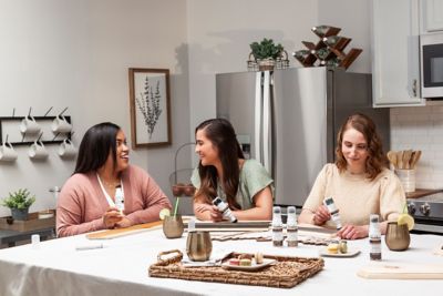 Image showing 5 th Rust-Oleum 4 oz. Varathane Less Mess Wood Stain