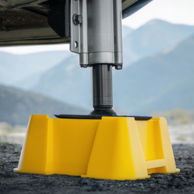 Image showing 6 th Camco Leveling High-Gain Base