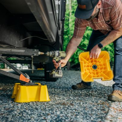 Image showing 9 th Camco Leveling High-Gain Base