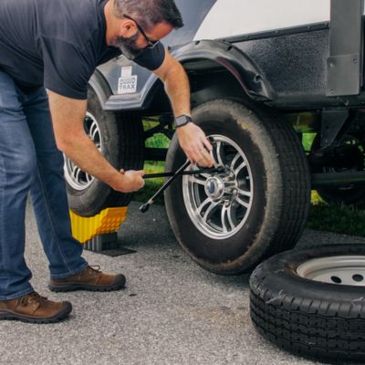Image showing 6 th Camco Curved Trailer-Aid with Chock and Pad