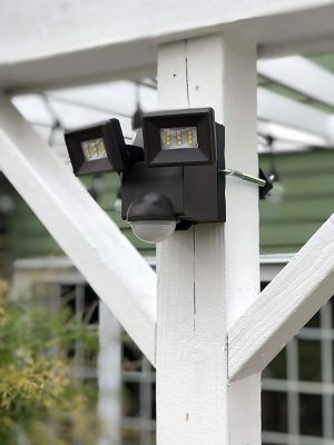 Image showing  Motion Security Light 700 Lumen, Bronze