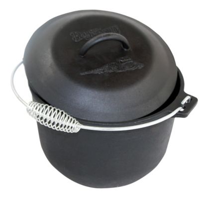 Bayou Classic 6-qt Cast Iron Covered Soup Pot