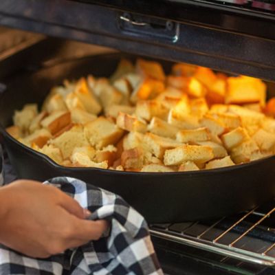 Image showing 6 th Bayou Classic 16 in. Cast Iron Skillet