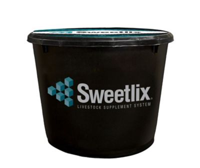 Sweetlix 30-15 Cattle Tub, 200 lb.