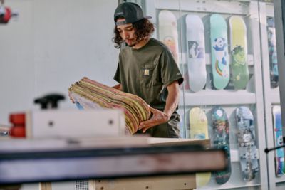 Image showing  Men's Force Relaxed Fit Midweight Short-Sleeve Pocket T-Shirt, 106652-HF2