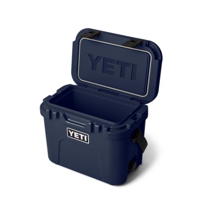 Image showing 3 th YETI 22 Can Roadie 15 Hard Cooler