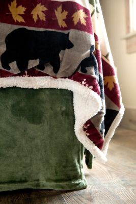 Image showing 5 th CARSTENS Tall Pine Bedding Set