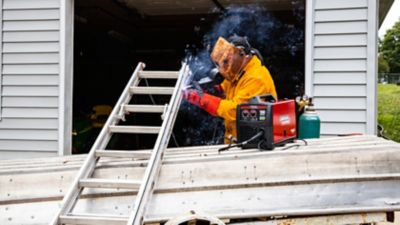 Image showing 8 th Lincoln Electric Lone Star Welding Helmet