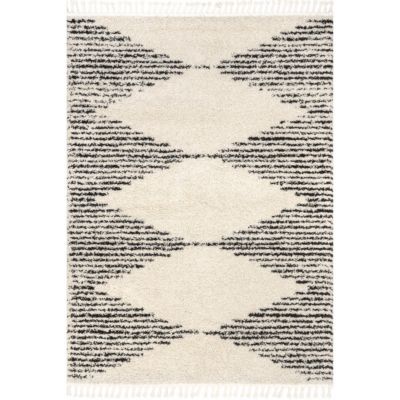 nuLOOM Bria Moroccan Shag Tasseled Area Rug