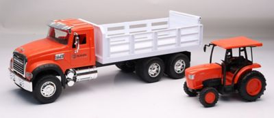 Kubota-Mack 1/18 Mack Granite Kubota Tractor Set