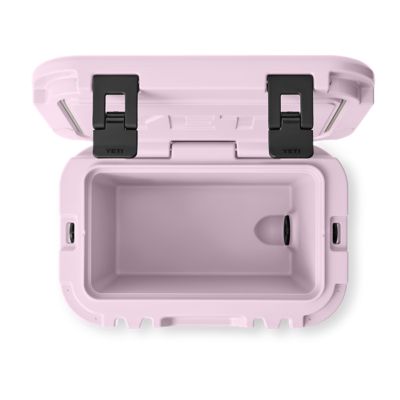 Image showing 3 th YETI 22 Can Roadie 15 Hard Cooler