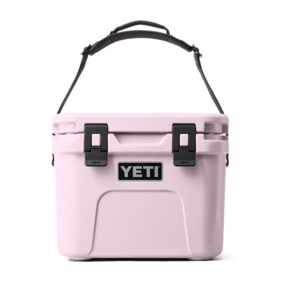 Image showing 7 th YETI 22 Can Roadie 15 Hard Cooler