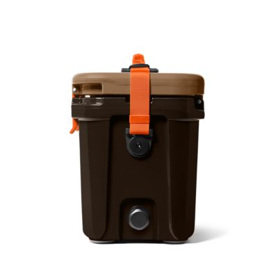 Image showing 5 th YETI 22 Can Roadie 15 Hard Cooler