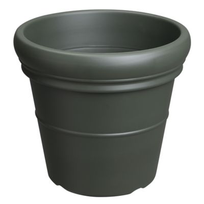 GroundWork 20 in. Plastic Planter, Green