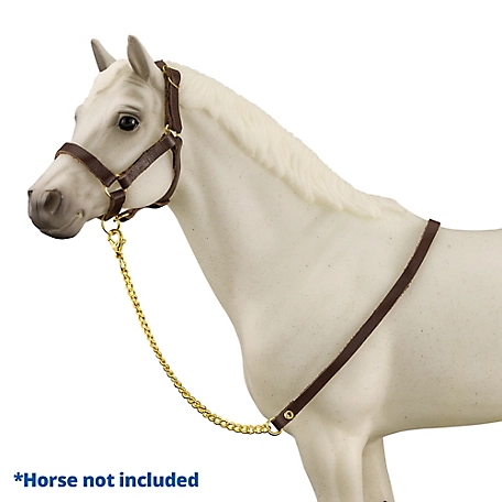 15835: 3 Ply average horse size adjustable halter with heavy duty thr 