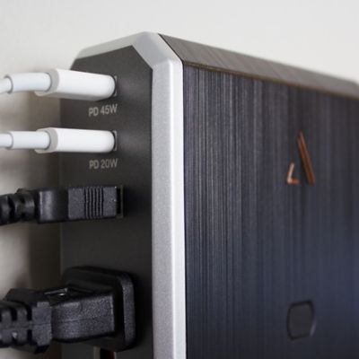 Image showing 6 th Austere VII Series Power Wall Charger and 3,500-Joules Surge Protector, 4 AC Outlets and 3 OmniPort USB+PD Ports, 7S-PS4-US1