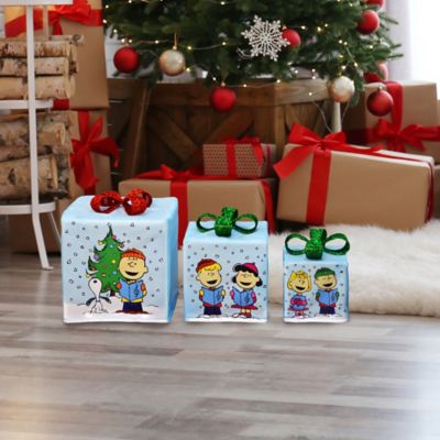 Image showing PreLit LED Presents Printed Carolers