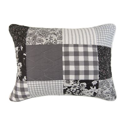 Image showing  Indiana Farmhouse Pieced Cotton Quilt Set