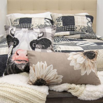 Image showing  Augusta Pieced Cotton Pillow Set
