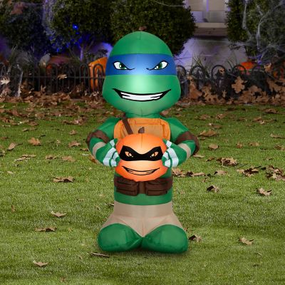 Image showing  Airblown-Big Head Leonardo with Pumpkin