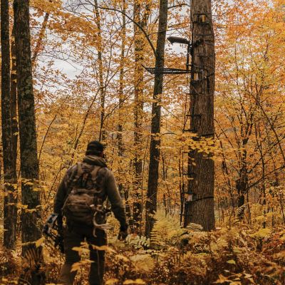 Image showing 2 th Rivers Edge Outlaw XL Lever-Action Hang-On Treestand