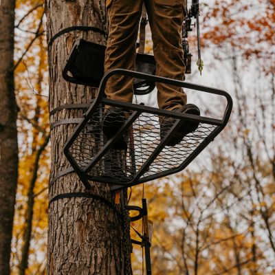 Image showing 3 th Rivers Edge Outlaw XL Lever-Action Hang-On Treestand