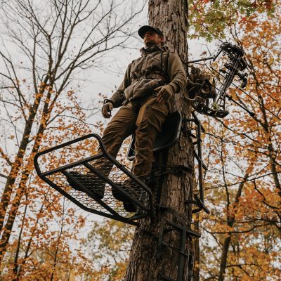 Image showing 4 th Rivers Edge Outlaw XL Lever-Action Hang-On Treestand