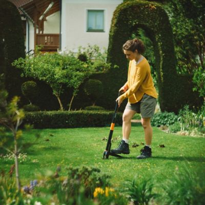 Image showing 5 th Fiskars Deluxe Stand-up Weeder (4-claw)