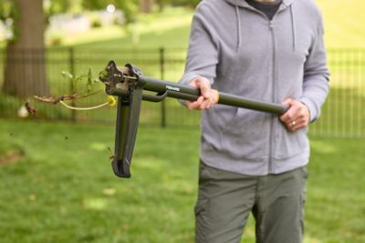 Image showing 8 th Fiskars Deluxe Stand-up Weeder (4-claw)