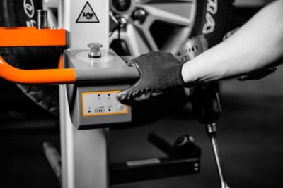 Image showing  Power Lifter - Wheel lifter for SUV & LT Tires